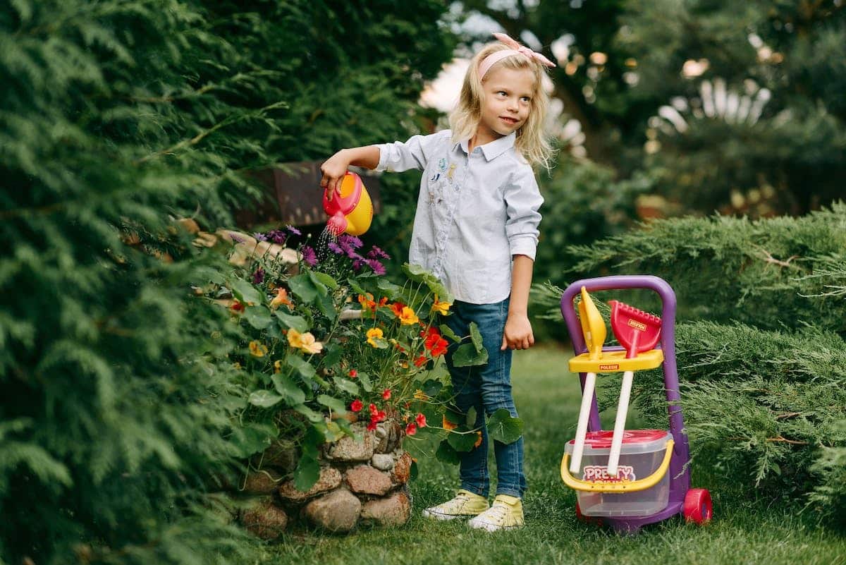 enfants  jardin