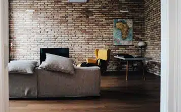 Comment moderniser la déco de mon salon avec le style idustriel ? 