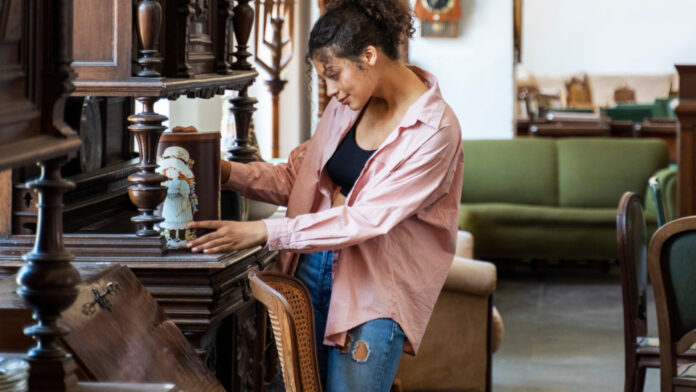 Donnez une seconde vie à vos objets anciens avec l'intervention d'un antiquaire à domicile