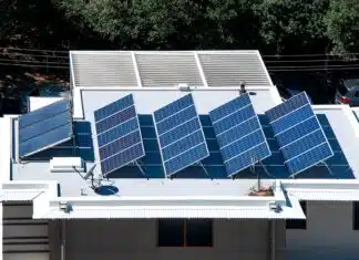 Kit solaire autoconsommation avec batterie : quels sont ses bénéfices écologiques et économiques ?